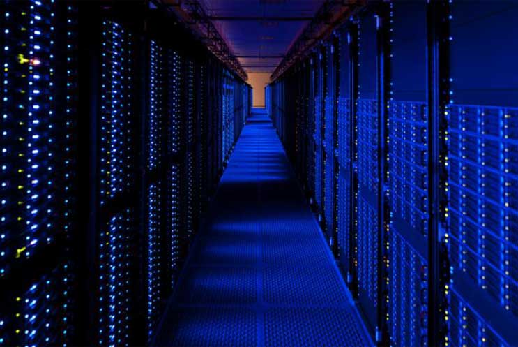 Alasan Microsoft Belum Berani Bangun Data Center di Indonesia