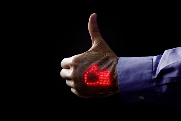 Sebuah Tim di Jepang Ciptakan Layar LED Tipis Yang Bisa Dikenakan di Kulit