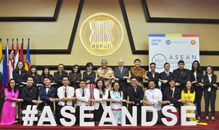 mahasiswa se asean ditantang kembangkan gagasan menggunakan data Mahasiswa Se-ASEAN Ditantang Kembangkan Gagasan Memakai Data